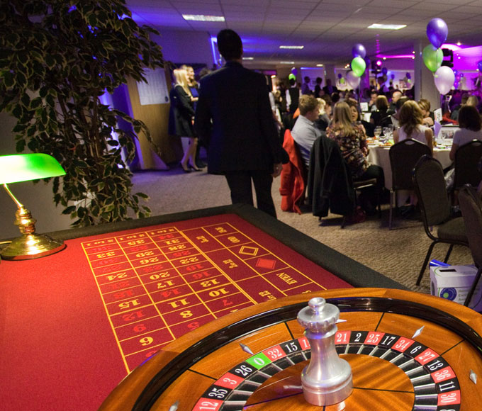 hollywood casino dayton table games